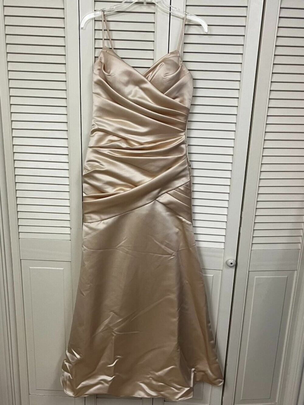 WTOO by Watters & Watters Elegant Satin Evening Dress in Cream Size 4